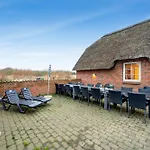 Large 18-person Pool House With Activity Room, Built In 2011 * 乌尔夫堡