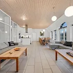 Large 18-person Pool House With Activity Room, Built In 2011 度假居
