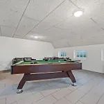 Large 18-person Pool House With Activity Room, Built In 2011 度假居 *