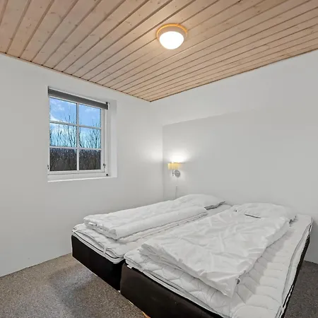 Large 18-person Pool House With Activity Room, Built In 2011