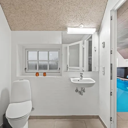 Large 18-person Pool House With Activity Room, Built In 2011