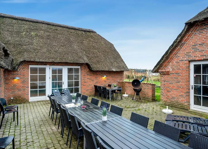 Large 18-person Pool House With Activity Room, Built In 2011 Ferienhaus