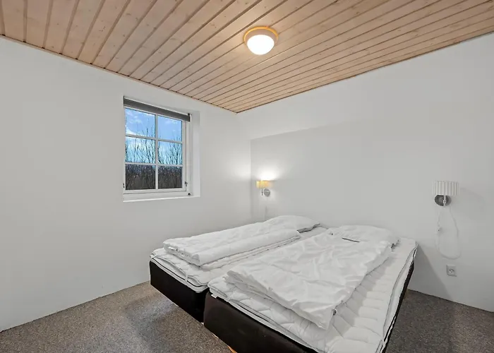Large 18-person Pool House With Activity Room, Built In 2011