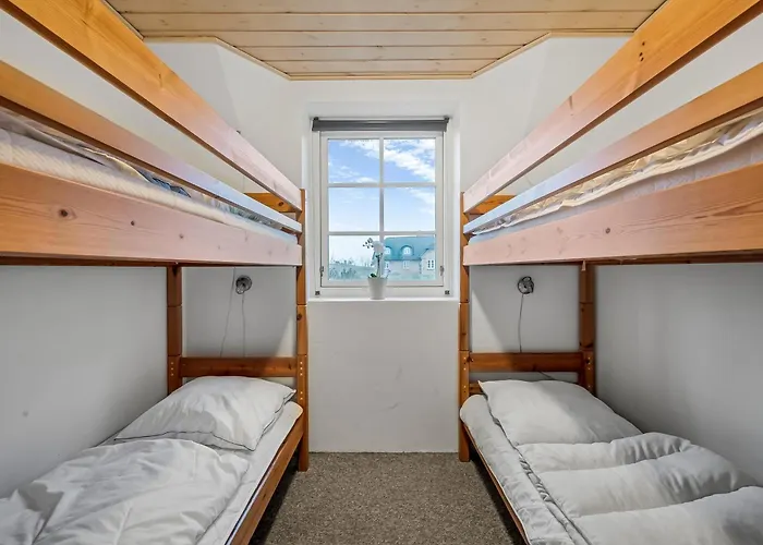 Large 18-person Pool House With Activity Room, Built In 2011 Ferienhaus