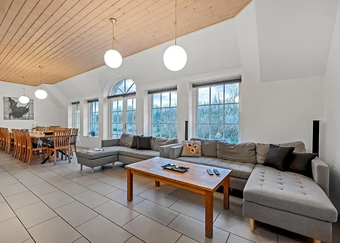 Large 18-person Pool House With Activity Room, Built In 2011 Ferienhaus *
