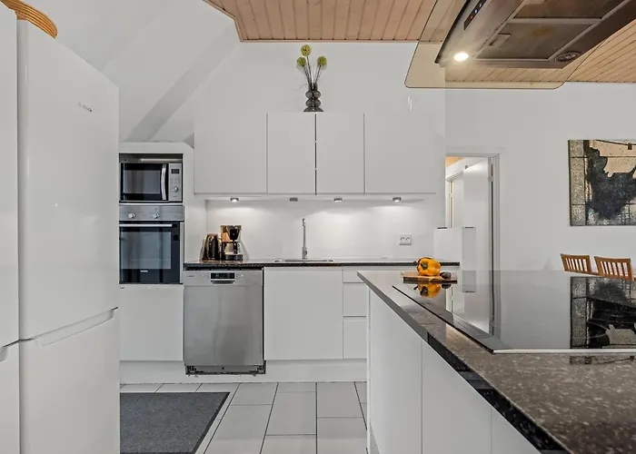 Ferienhaus Large 18-person Pool House With Activity Room, Built In 2011